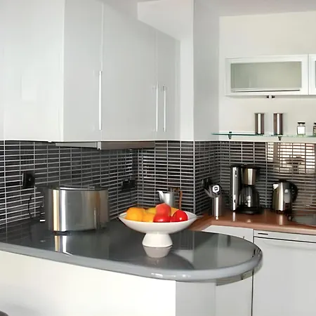 A Avec Terrasse - 33 M² 빌레쉬르메르