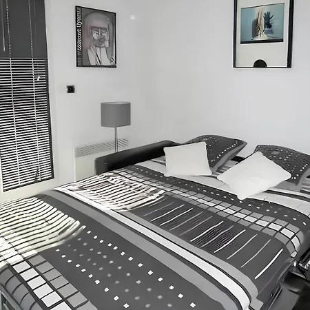 A Avec Terrasse - 33 M² *