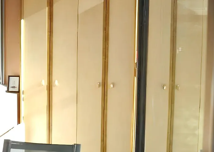 à Avec Terrasse - 33 M²